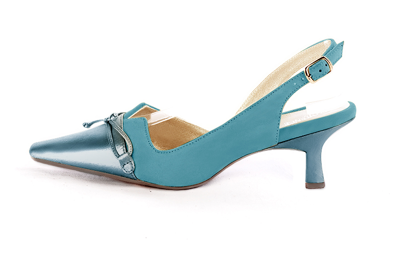 French elegance and refinement for these peacock blue dress slingback shoes, with a knot, 
                available in many subtle leather and colour combinations. The pretty French spirit of this beautiful pump will accompany your steps nicely and comfortably.
To be personalized or not, with your materials and colors.  
                Matching clutches for parties, ceremonies and weddings.   
                You can customize these shoes to perfectly match your tastes or needs, and have a unique model.  
                Choice of leathers, colours, knots and heels. 
                Wide range of materials and shades carefully chosen.  
                Rich collection of flat, low, mid and high heels.  
                Small and large shoe sizes - Florence KOOIJMAN